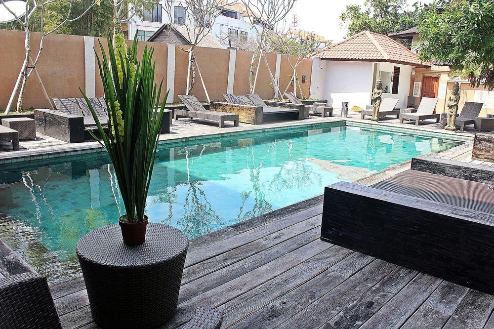 Mirah Hostel Legian Zewnętrze zdjęcie