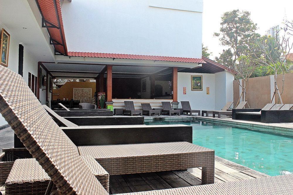 Mirah Hostel Legian Zewnętrze zdjęcie