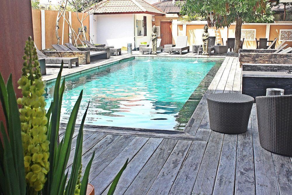 Mirah Hostel Legian Zewnętrze zdjęcie