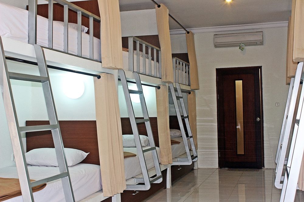 Mirah Hostel Legian Zewnętrze zdjęcie
