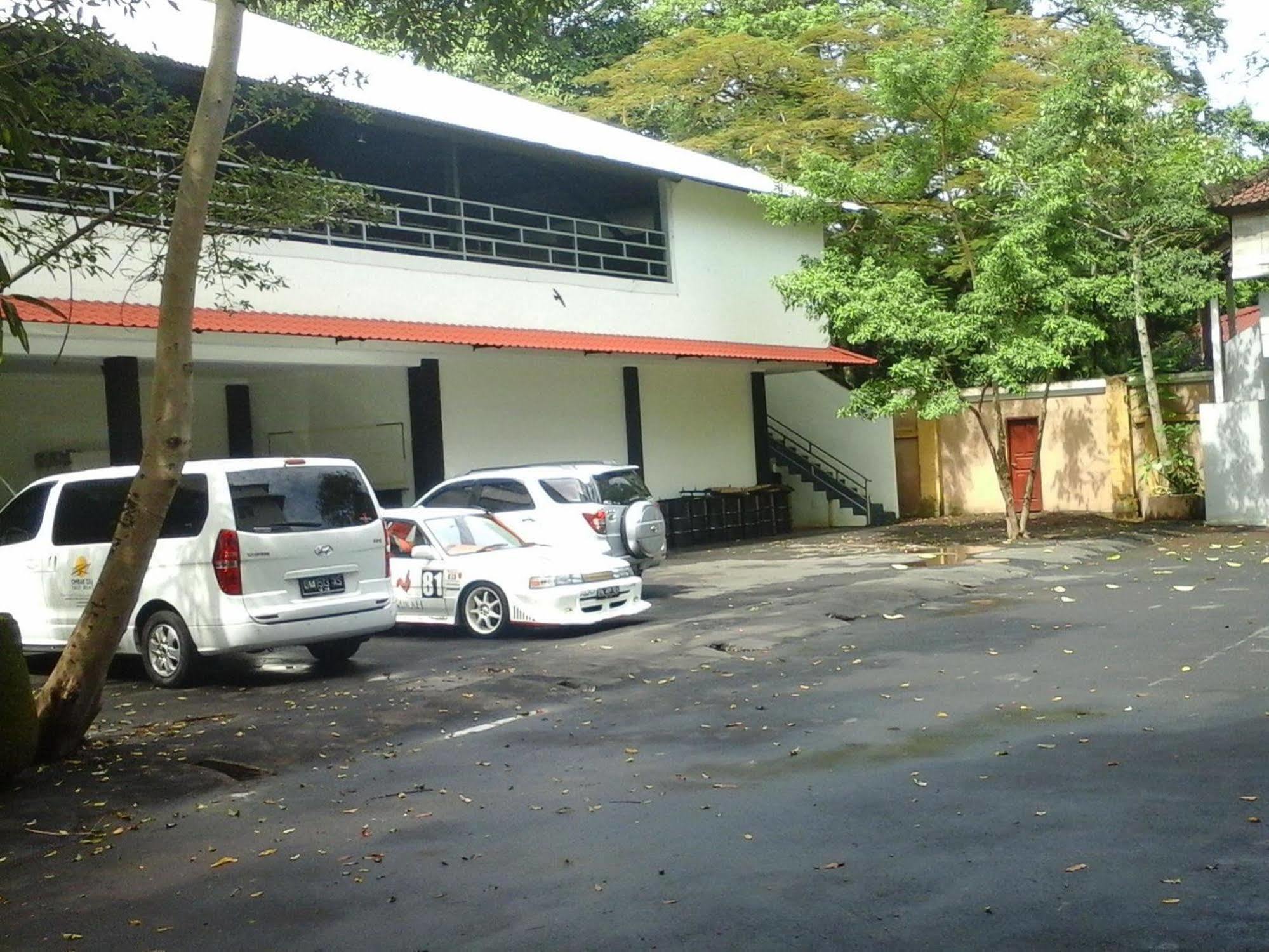 Mirah Hostel Legian Zewnętrze zdjęcie