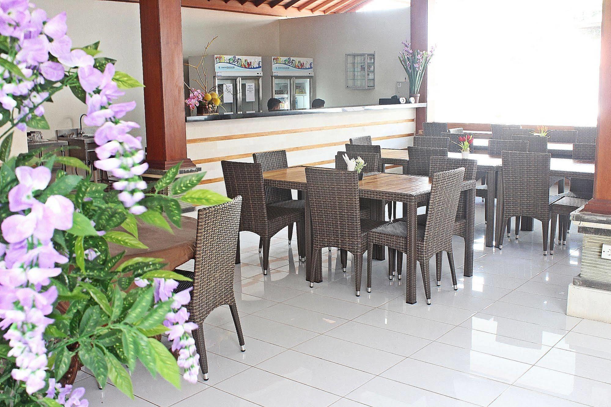 Mirah Hostel Legian Zewnętrze zdjęcie