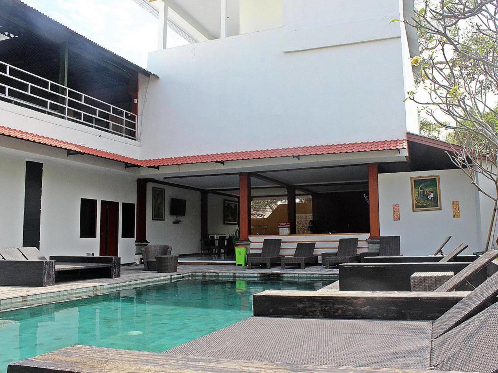 Mirah Hostel Legian Zewnętrze zdjęcie