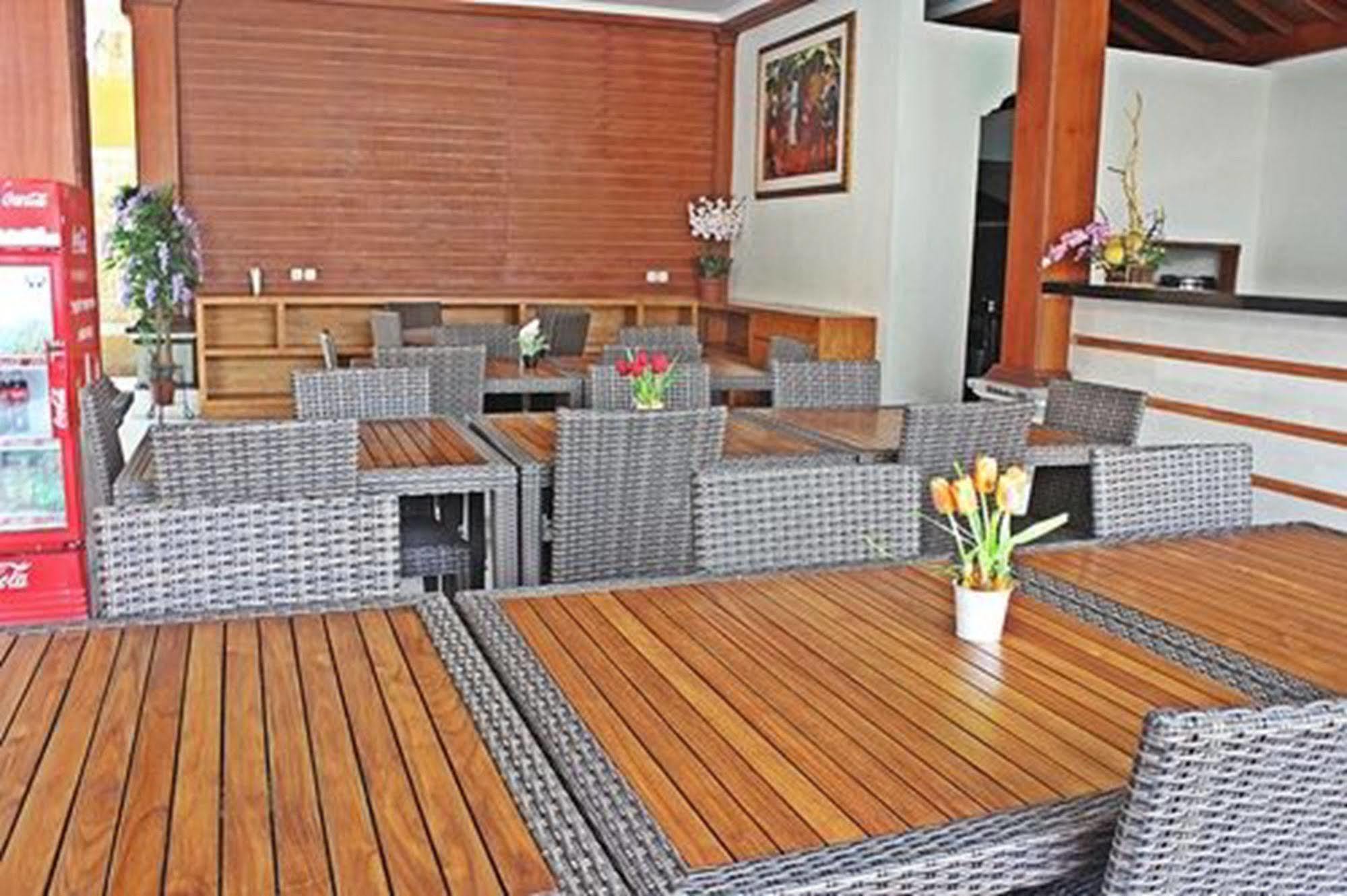 Mirah Hostel Legian Zewnętrze zdjęcie